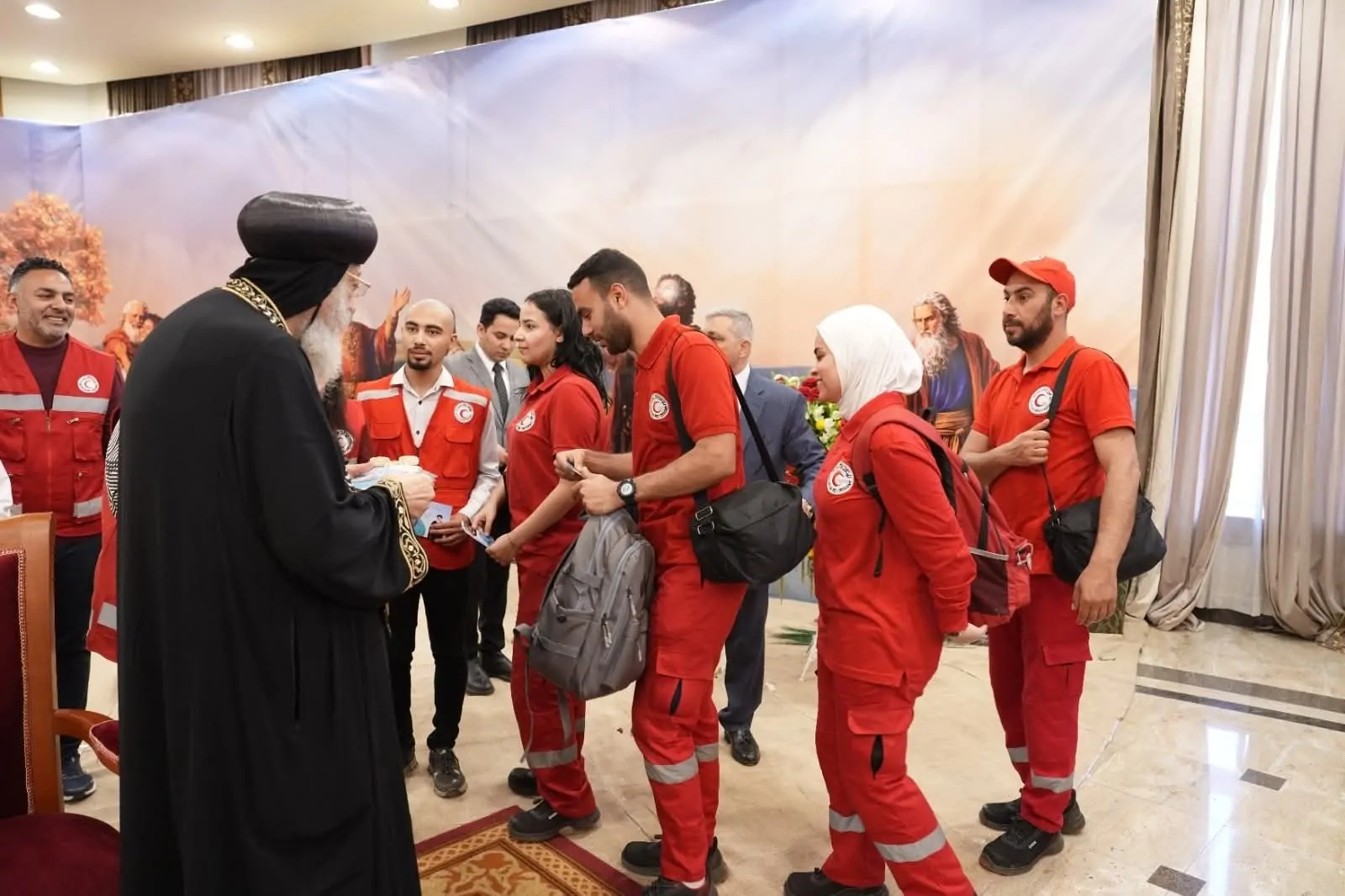 بالصور استقبال البابا تواضروس الثاني لمهنئيه بعيد القيامة 4 استقبال البابا تواضروس الثاني لمهنئيه