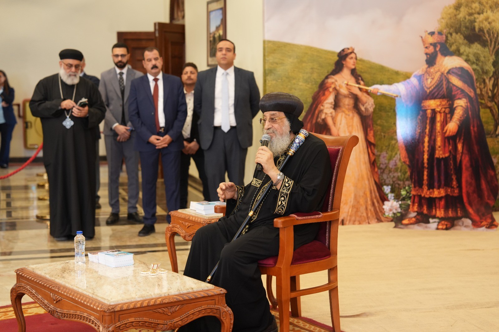 بالصور كلمة البابا تواضروس الثاني خلال استقباله الآباء المطارنة والأساقفة والكهنة والمهنئين القيامة تمنح الإنسان بُعد الرجاء 3 كلمة البابا تواضروس الثاني خلال استقباله الآباء المطارنة