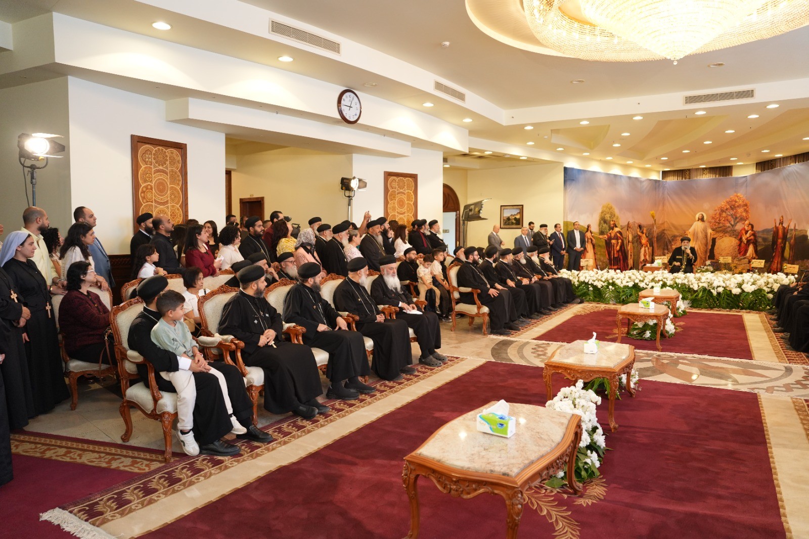 بالصور كلمة البابا تواضروس الثاني خلال استقباله الآباء المطارنة والأساقفة والكهنة والمهنئين القيامة تمنح الإنسان بُعد الرجاء 4 كلمة البابا تواضروس الثاني خلال استقباله الآباء المطارنة