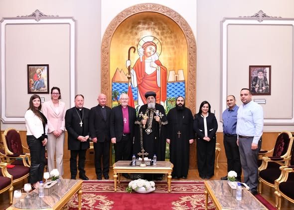 بالصور استقبال البابا تواضروس الثاني للأمين العام لمجلس كنائس المجر في المقر البابوي 2 استقبال البابا تواضروس الثاني للأمين العام لمجلس كنائس المجر