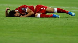لحظة انكسرت فيها قلوب الأنفيلد كواليس إصابة محمد صلاح ومدة غيابه الصادمة 48 ساعة حاسمة 2 إصابة محمد صلاح