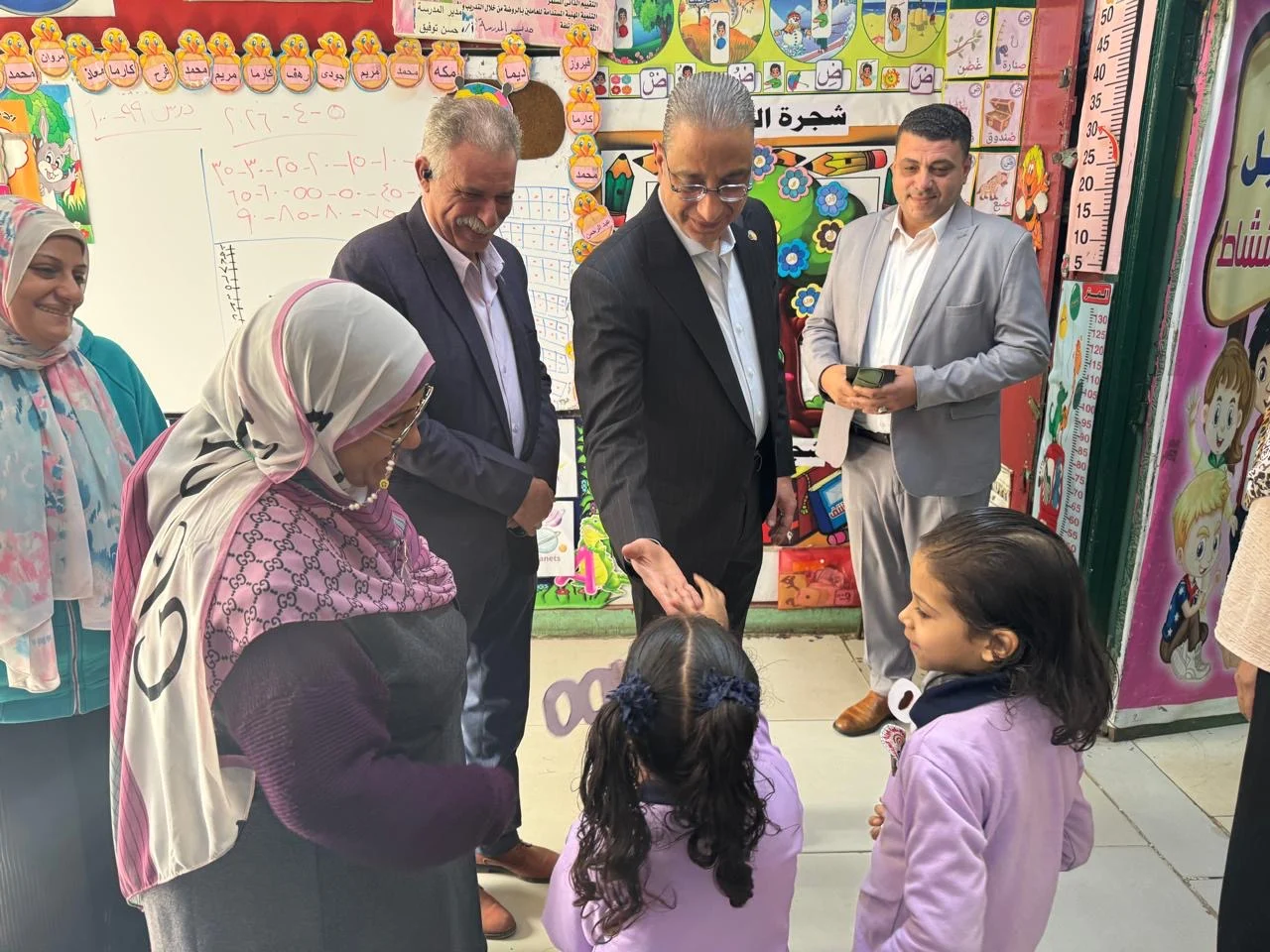 محافظ الجيزة يكشف عن توقيت ترشيد استهلاك الكهرباء داخل المدارس 4 ترشيد استهلاك الكهرباء داخل المدارس