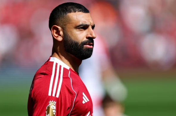 عملاق إسبانيا في الطريق للتعاقد مع محمد صلاح وجماهير كرة القدم في شغف لمعرفة هوية النجم الجديدة 4 صلاح يعلن فتح باب البقاء بليفربول