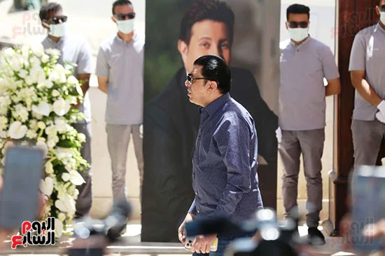 بالصور الحزن يسيطر على نجل هاني شاكر ومحبيه في جنازته ويعلقون لا يعوض 8 35021361 e3d9 41b3 870d 9b27df0cc810 16x9 1200x676 27