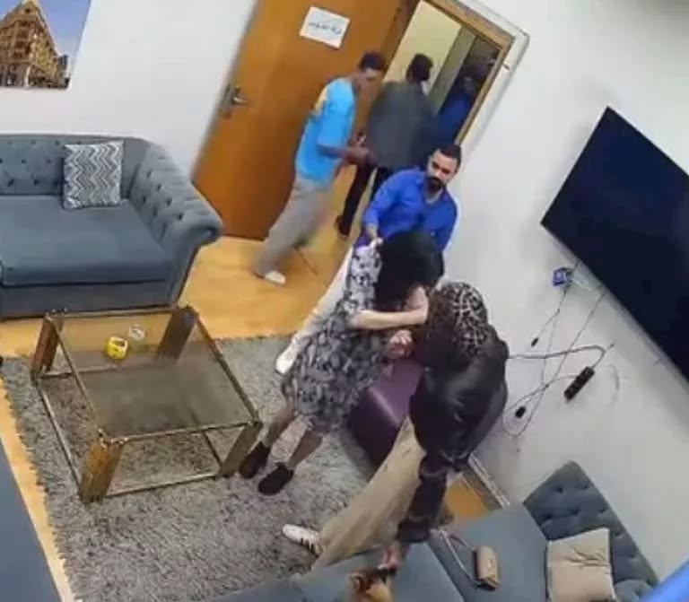 بالفيديو هجوم شبل على الفنانة مروة عبدالمنعم خلال تصوير تليفزيونى وإصابتها في ذراعها 2 الفنانة مروة عبدالمنعم