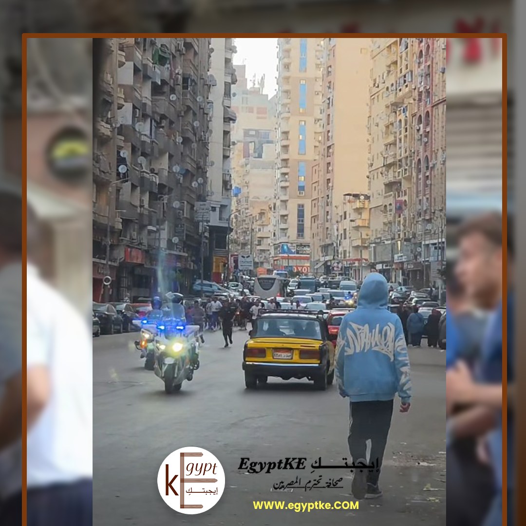 شاهد الرئيس الفرنسي ماكرون وزوجته يجريان صباحا في شوارع الإسكندرية 3 ماكرون وزوجته يجريان في شوارع الإسكندرية