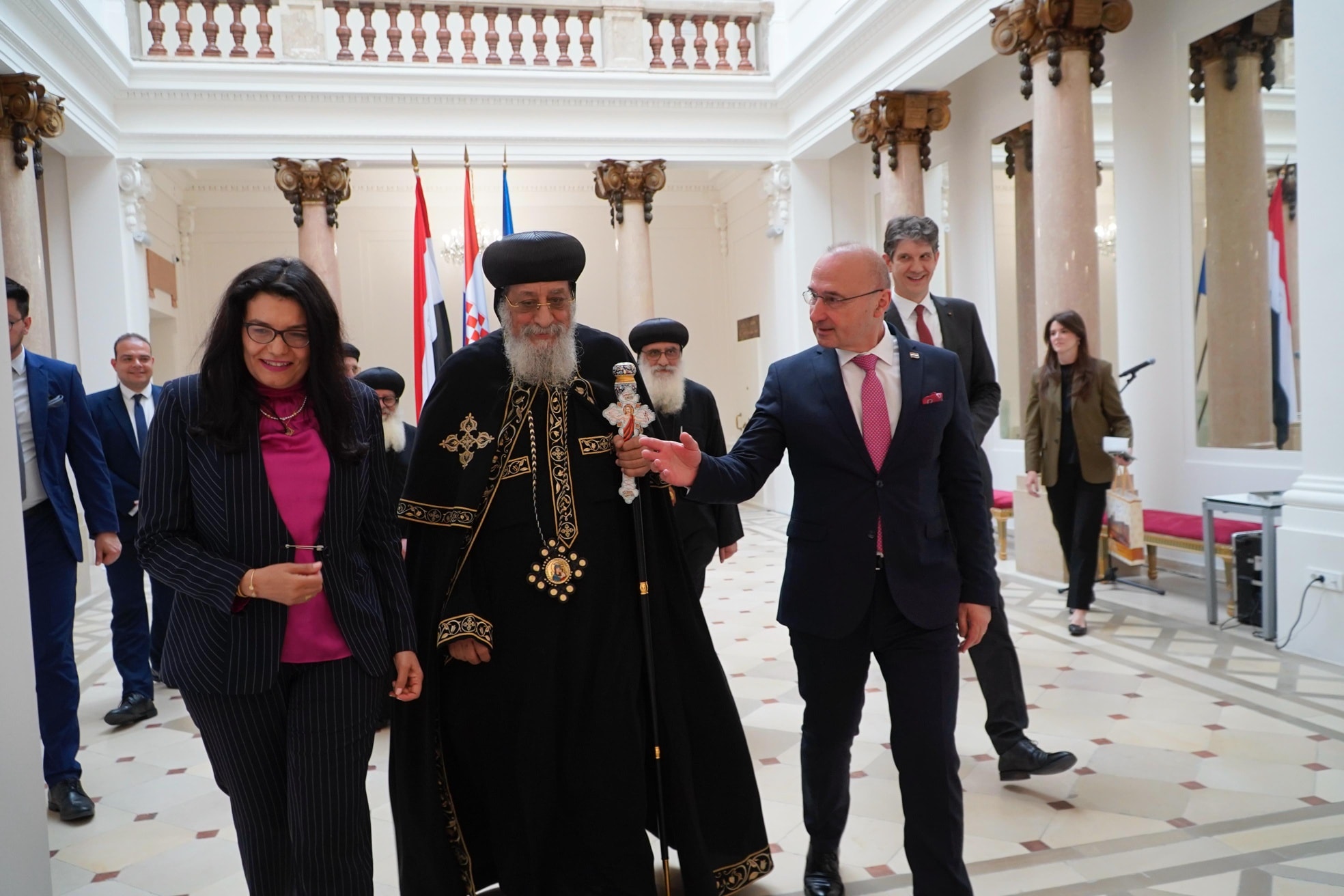 بالصور وزير خارجية كرواتيا يستقبل البابا تواضروس الثاني بالعاصمة زغرب 2 وزير خارجية كرواتيا يستقبل البابا تواضروس