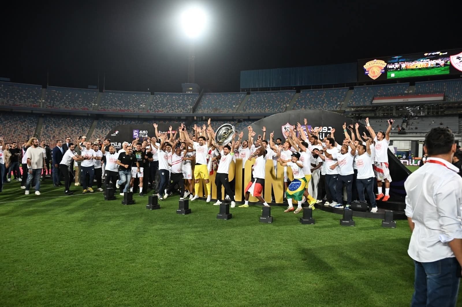 رد فعل عمرو أديب عقب تتويج نادي الزمالك بالدوري المصري الممتاز 4 تتويج نادي الزمالك بالدوري