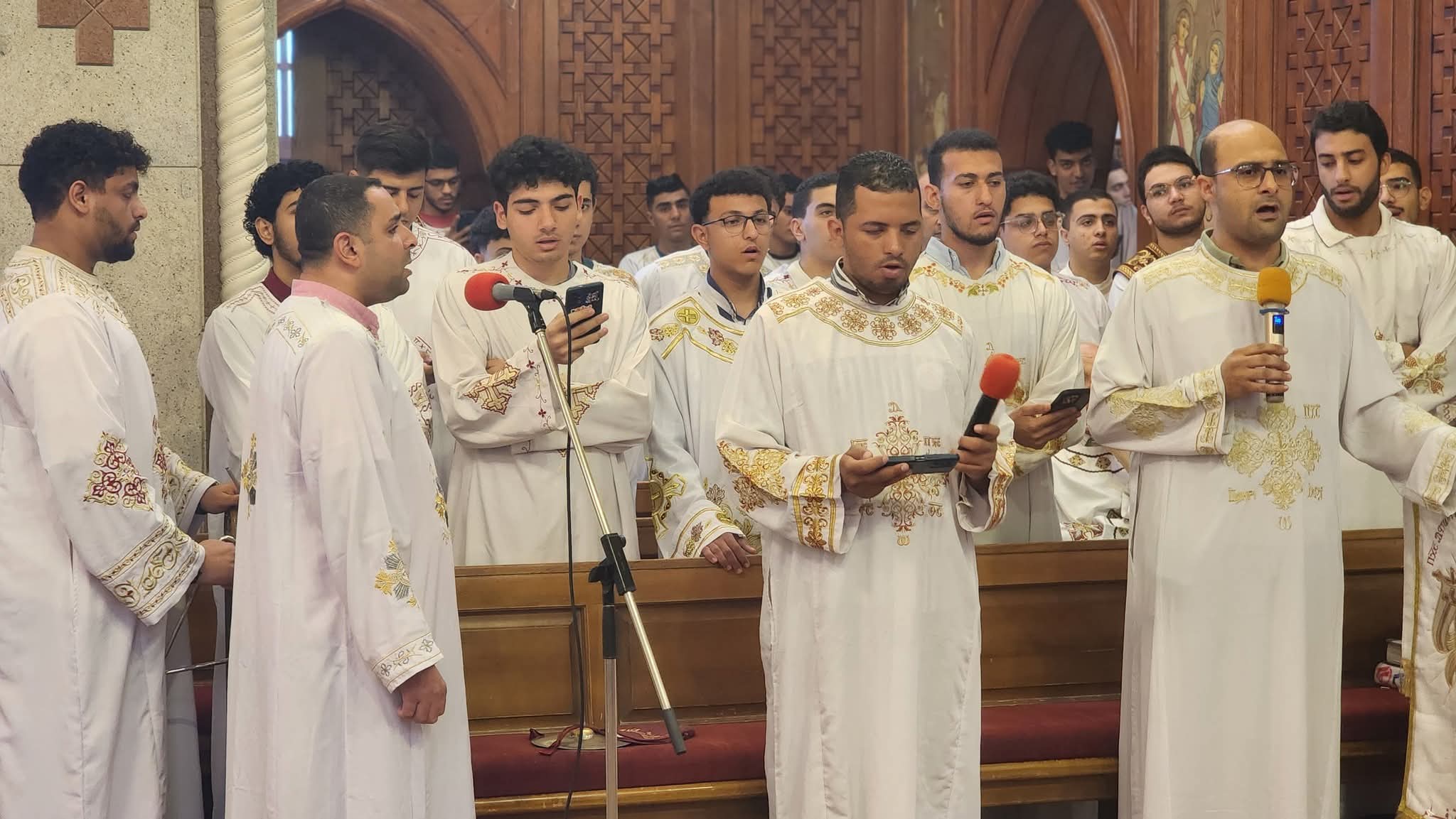 لطلاب الثانوية والدبلومات 3 مفاتيح ذهبية من الأنبا ميخائيل تضمن لك التفوق وتبدد قلق الامتحانات تماماً 2 الأنبا ميخائيل يترأس قداس الثانوية العامة