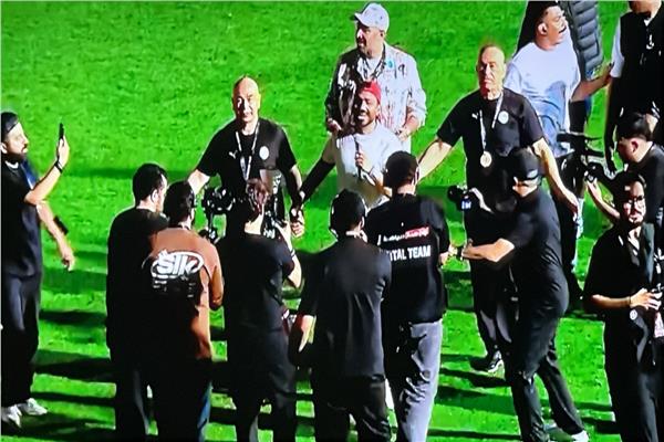 الفراعنة إلى المونديال بنكهة احتفالية تامر حسني يشعل فرحة فوز مصر على روسيا من استاد القاهرة 3 تامر حسني يشعل فرحة فوز مصر