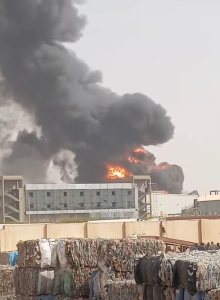 التفاصيل الكاملة لـ حريق مصنعي بويات وكرتون بالعاشر من رمضان إصابة 12 شخصًا 3 مصنعي بويات وكرتون بالعاشر