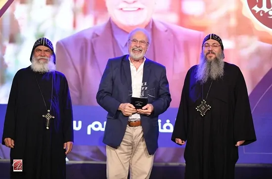 بالصور عرض خاص لفيلم العابد يحتفي بسيرة القمص بولس العابد ويكرّم صُنّاعه بحضور كنسي وفني وإعلامي كبير 6 641539358 10164567380024407 6633860354525219715 n 190