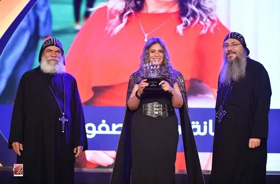بالصور عرض خاص لفيلم العابد يحتفي بسيرة القمص بولس العابد ويكرّم صُنّاعه بحضور كنسي وفني وإعلامي كبير 8 641539358 10164567380024407 6633860354525219715 n 192