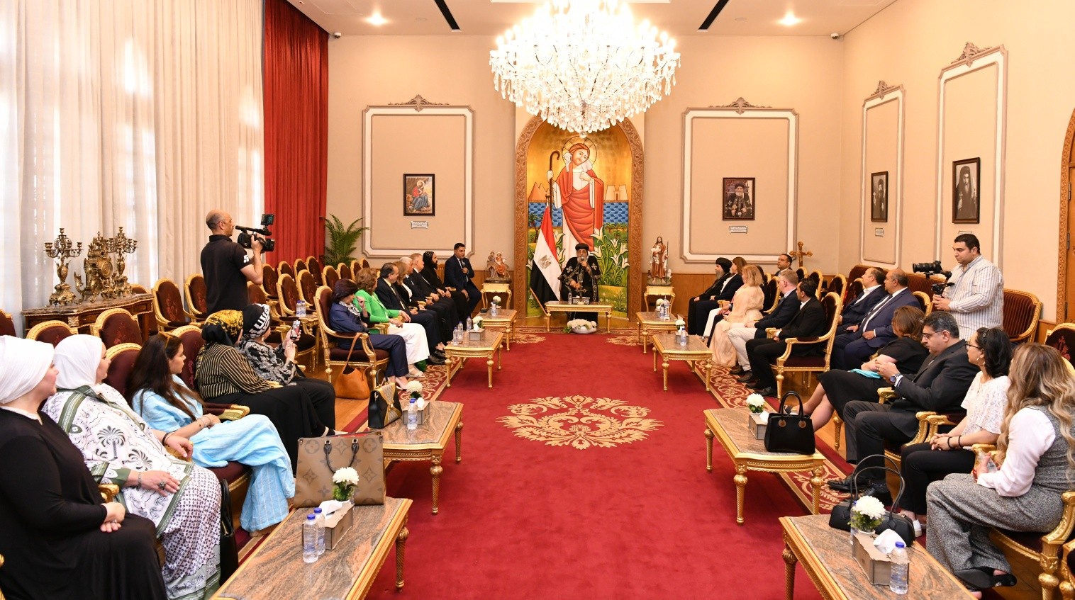 بالصور استقبال البابا تواضروس الثاني وفدًا روسيًا في المقر البابوي بالقاهرة 2 استقبال البابا تواضروس الثاني وفدًا روسيًا