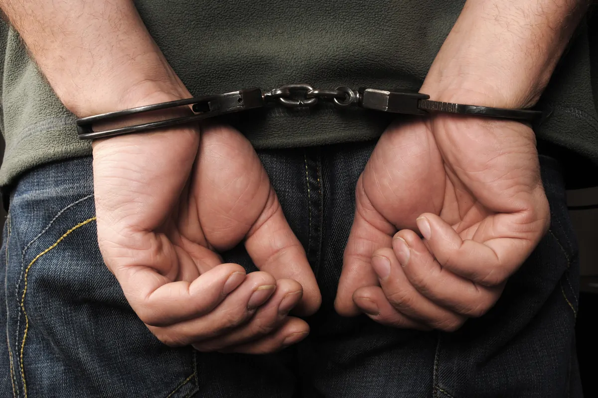 جامعة عين شمس تصدر بيان عاجل عقب انتحال شخص صفة طبيب وعضو بهيئة التدريس 3 بلاغات ضد طبيب مزيف والتحقيقات مستمرة