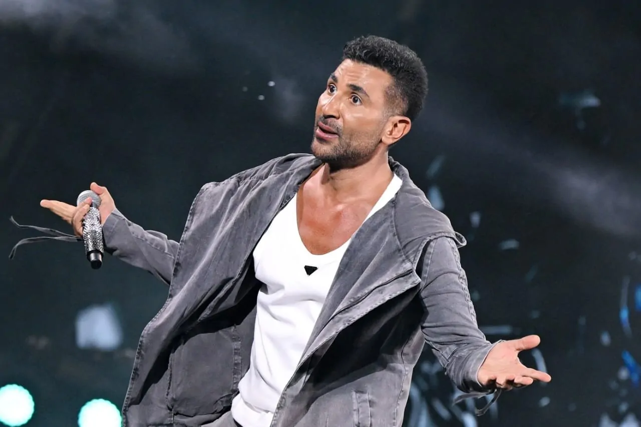 الفنان أحمد سعد يعلن عن موقف إنساني لتامر حسني معه بعد حادث السير الذى تعرض له مؤخرًا 2 الفنان أحمد أحمد سعد