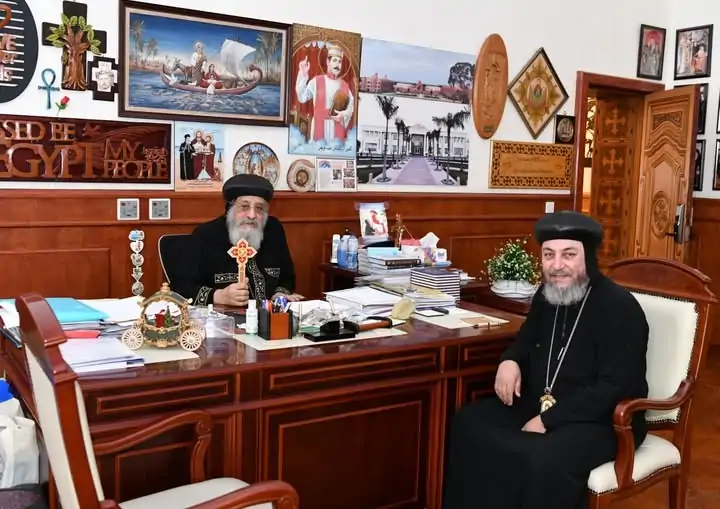 بالصور البابا تواضروس الثاني يستقبل نيافة الأنبا أولوجيوس ويعض أساقفة الإيبارشية 3 البابا يستقبل نيافة الأنبا أنيانوس
