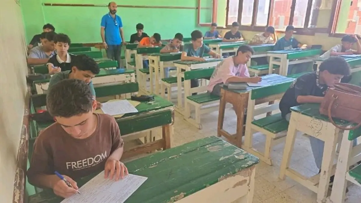 إدارة الهرم التعليمية تكشف تفاصيل إلغاء امتحان الشهادة الإعدادية لطالبة وإحالة 6 مسئولين للتحقيق 4 امتحان اللغة العربية للشهادة الإعدادية