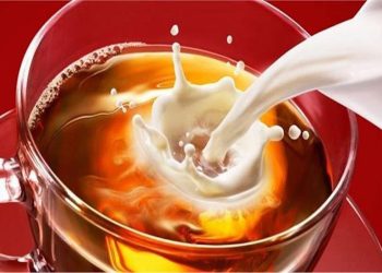 تجنبه على الفور احذر تناول الشاي باللبن على الريق يسبب مشاكل صحية