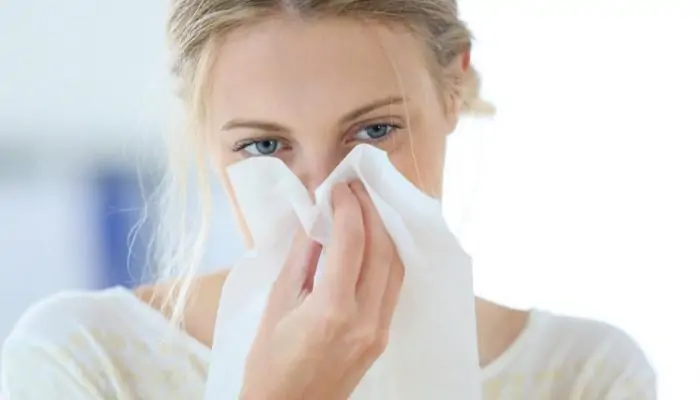 التهاب الجيوب الأنفية أبرزها 4 أسباب خفية لآلام الأسنان أثناء مضغ الطعام 4 127 111740 dry nose symptoms and methods