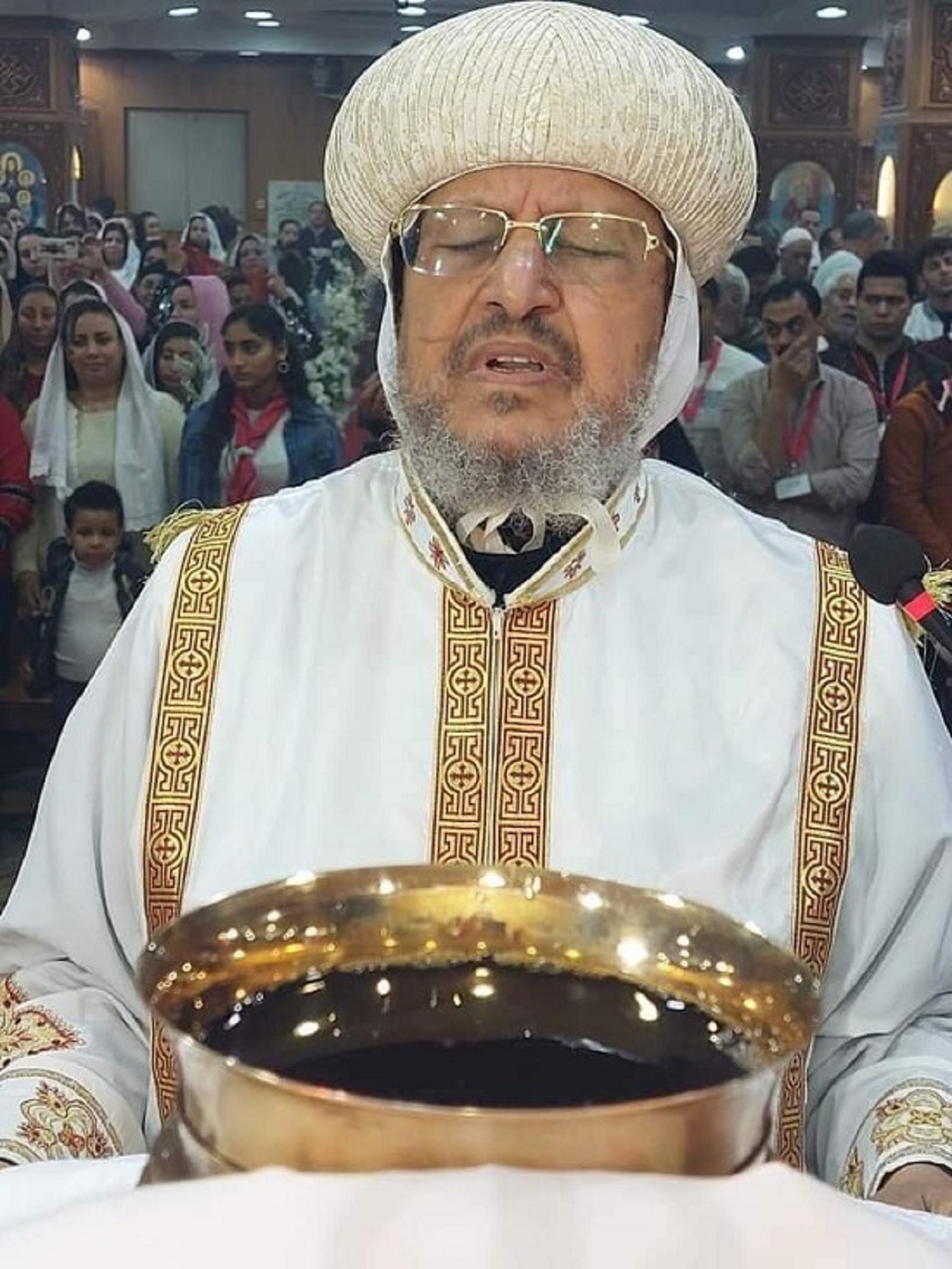 تدشين اواني مذبح كنيسة العذراء والملاك بمنطي بيد الأنبا مرقس 2 331121826 777955360593699 258980905716533898 n 16 350x350 19