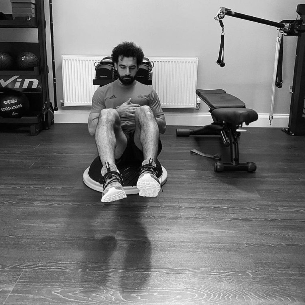 سر تألق اللاعب الدولي محمد صلاح بدنيا يتبع نظام بيلاتس 3 محمد صلاح