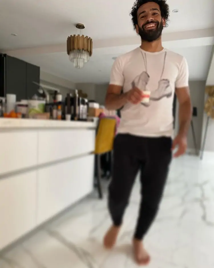 بالصور قصر محمد صلاح في انجلترا والجمهور مصدوم من شدة الفخامه 5 قصر محمد صلاح