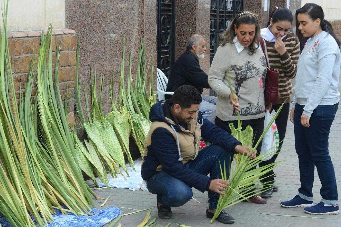 الكنيسة 9 أبريل المقبل تحتفل بأحد الزعف 2 331121826 777955360593699 258980905716533898 n 197