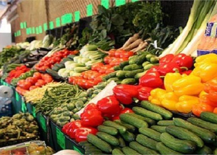 سعر الخضراوات والفاكهة اليوم 3-3- 2023 الطماطم بـ 7 جنيه 1 331121826 777955360593699 258980905716533898 n 69