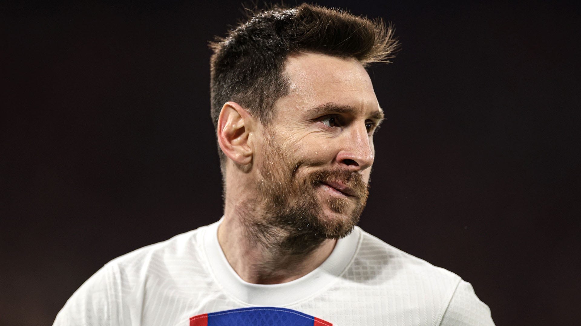 رقم خيالي ميسي يحدد راتبه للرحيل إلى الدوري السعودي وصدمة للهلال 2 Lionel Messi PSG Bayern Munich