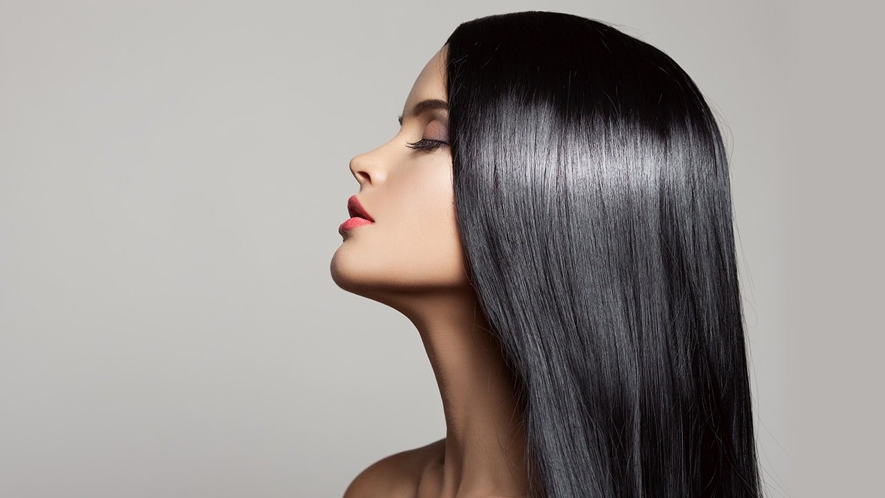 هل جربتِ وضع العرقسوس على شعرك النتيجة ستذهلك 3 Loreal Paris BMAG Article What is a Hair Gloss D