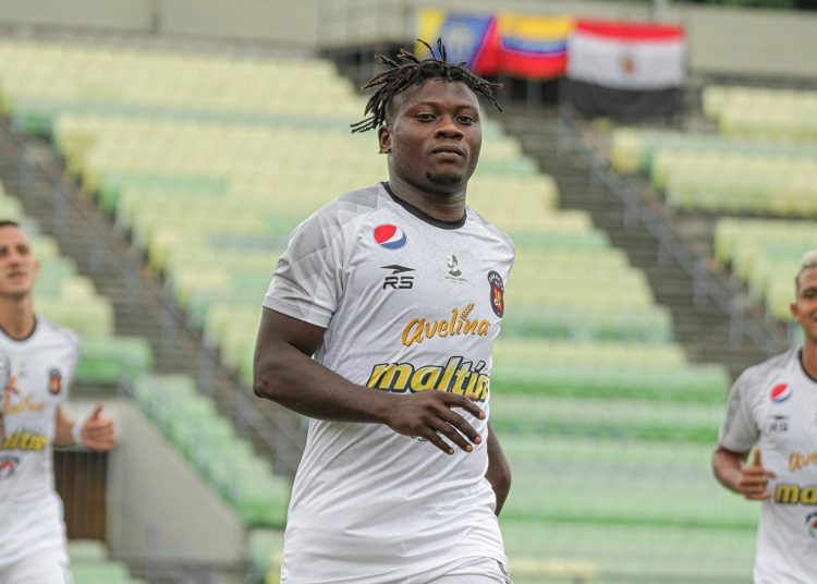 بعد تسريبه رقم خيالي في عقد سامسون أكينيولا مع الزمالك 1 samson