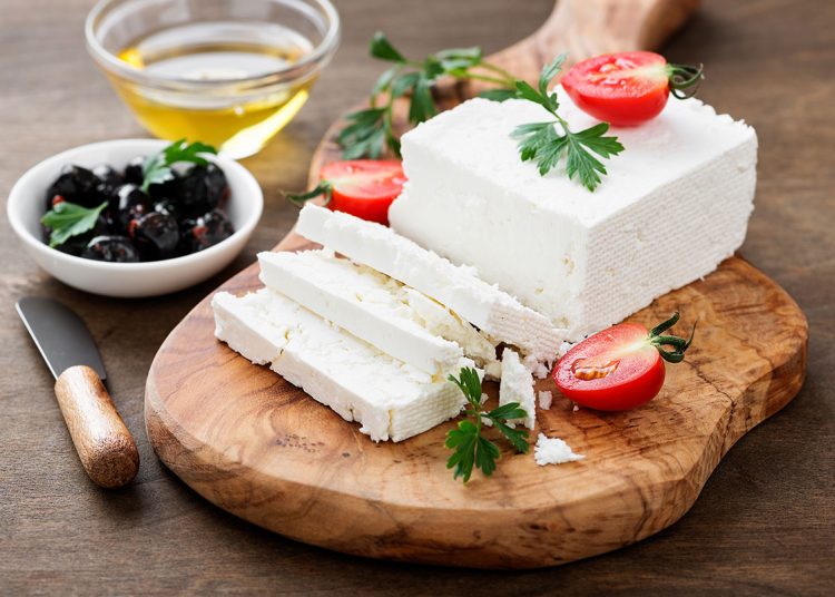 تحذير من 3 أنواع من الجبنة تسبب تصلب الشرايين لسبب سيصدمك 1 types de fromages blanc et leurs utilisations