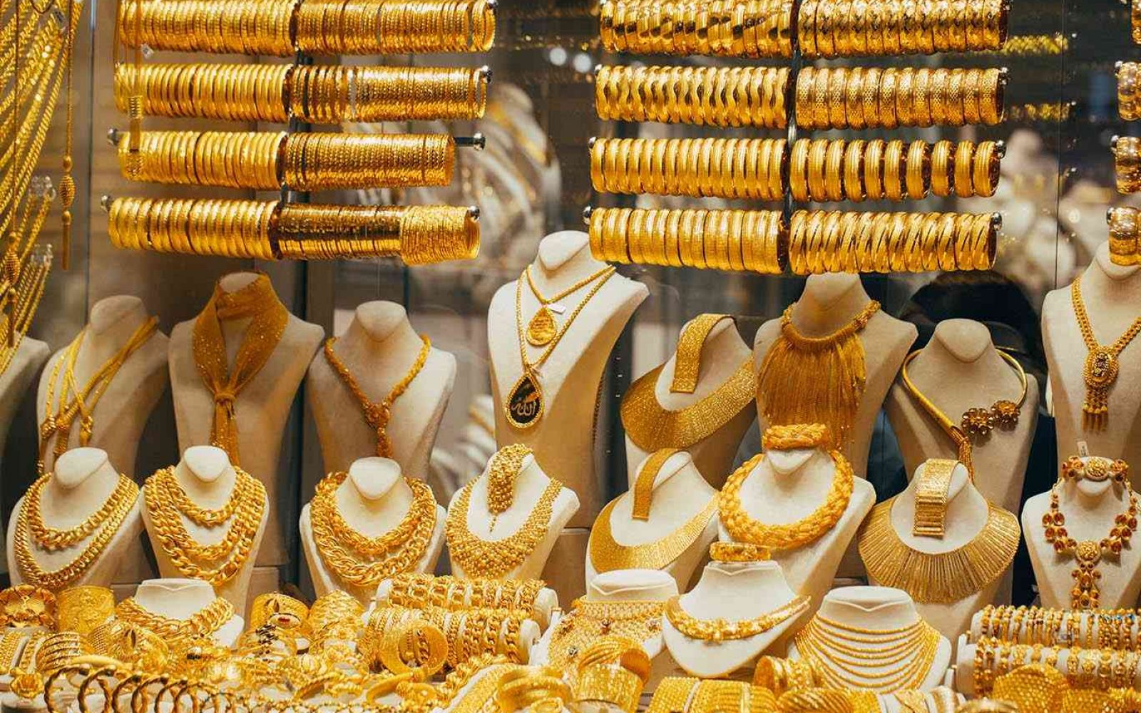 قفزة بسعر الذهب اليوم 17 مارس وعيار 21 يسجل مفاجاة 2 أسعار الذهب
