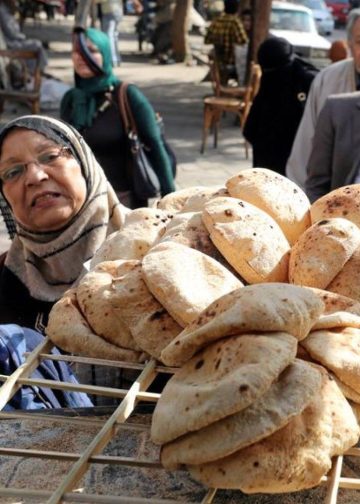 مفاجأة حول وزن رغيف الخبز المدعم بعد رفع سعره لـ20 قرش ماذا سيحدث 3 وزن رغيف الخبز المدعم