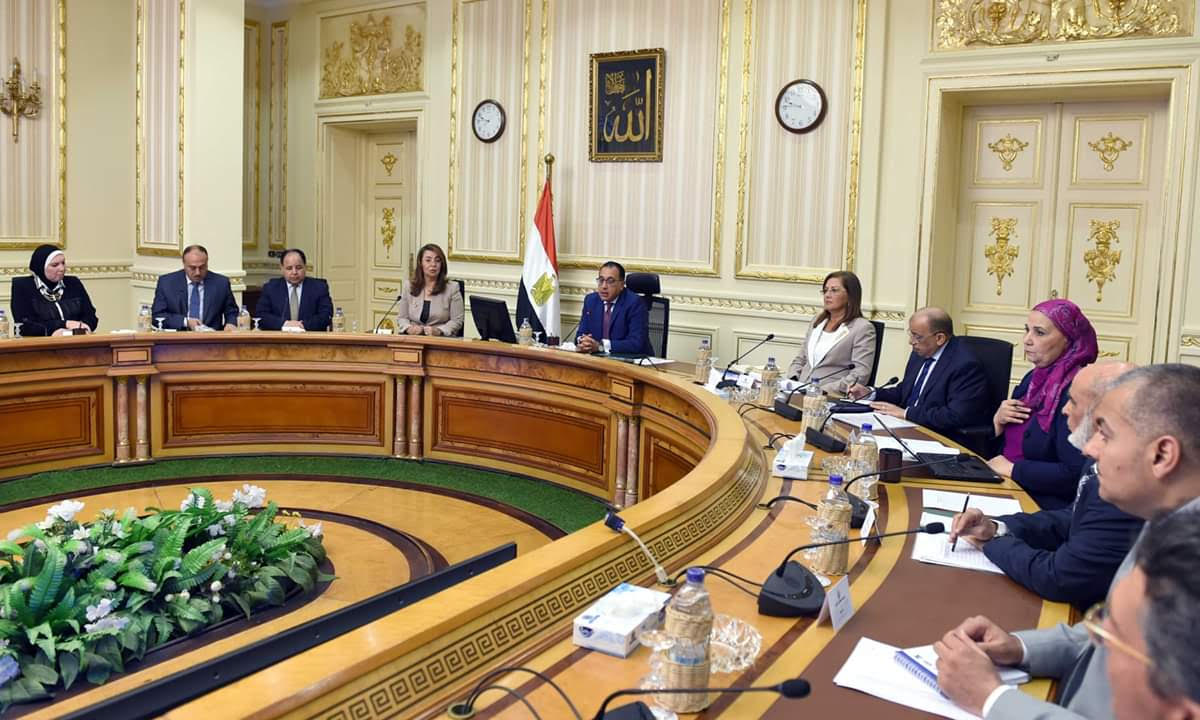 رئيس الوزراء: تفعيل قانون تنمية المشروعات يهدف لخدمة الألاف 4 تفعيل قانون تنمية المشروعات