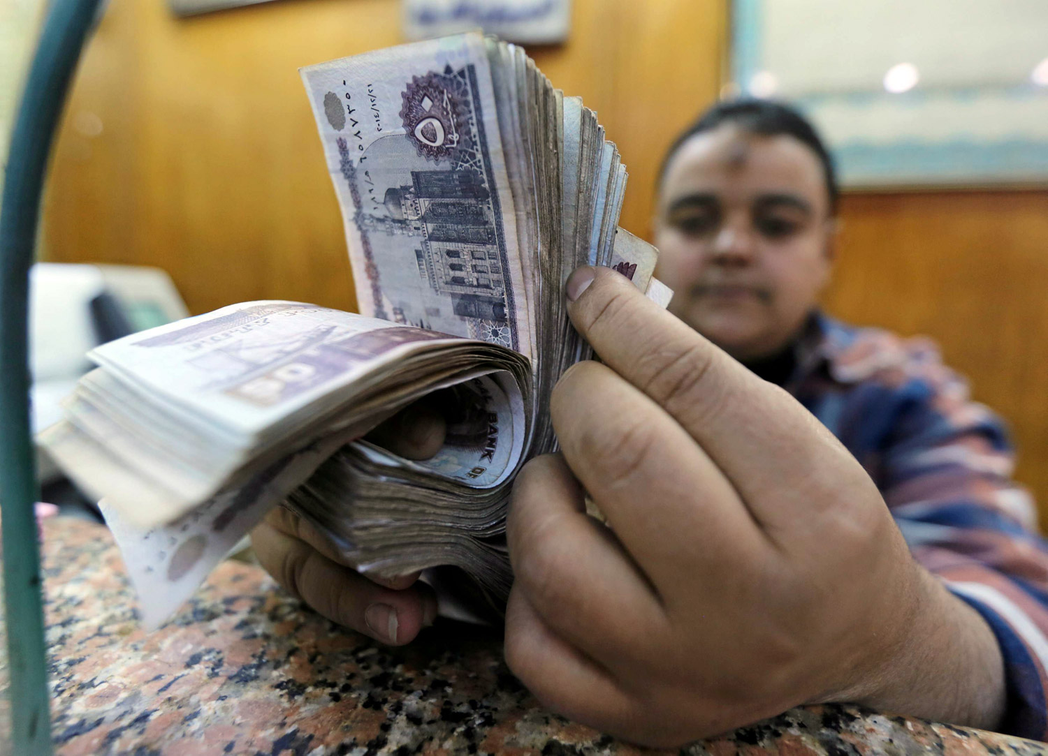العلاوات التشجيعية 3 شروط لحصول الموظفين عليها 2 العلاوات التشجيعية