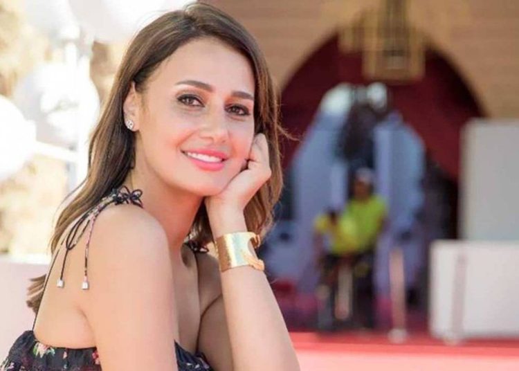 حلا شيحة توجه رسالة غريبة مجهولة عقب خلعها الحجاب 1 حلا شيحة توجه رسالة غريبة