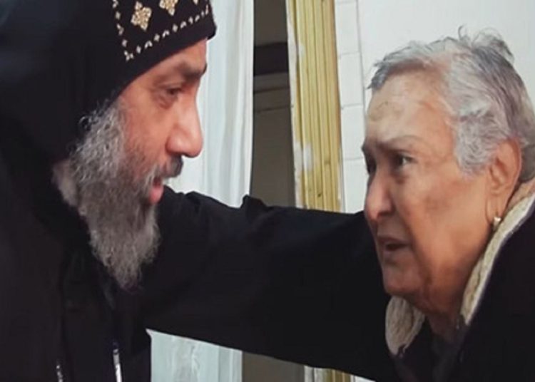 شاهد ما فعله الانبا نوفير مع الام سميرة التي طردها ابنها 1 331121826 777955360593699 258980905716533898 n 16 350x350 137