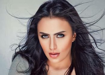 محزن جدا وما حدث لوالدة شيرين الطحان في عزاء ابنتها صور