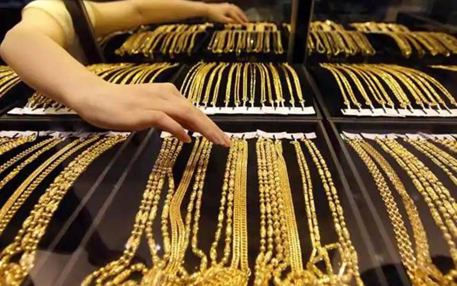 أسعار الذهب نزل 180 جنيه دفعة واحدة