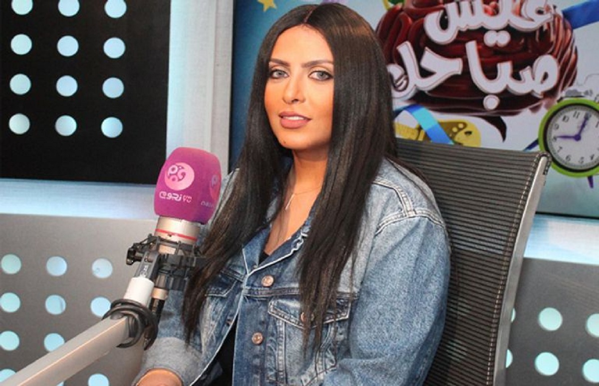 انهيار والدة شيرين الطحان بعد وصول الجثمان بمسجد فاطمة الشربتلي 4 وفاة الفنانة شيرين الطحان