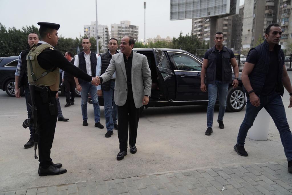 مفاجاة الرئيس السيسى لقسم شرطة مدينة نصر