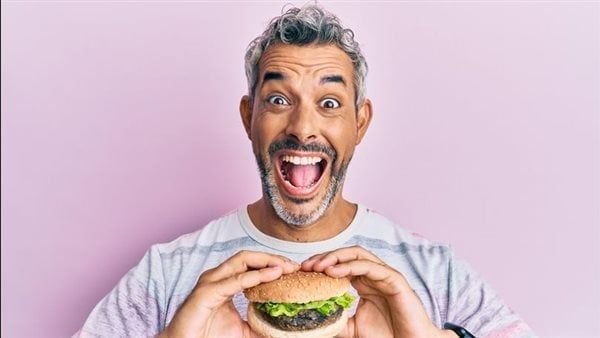 الصحة تحذر بسبب البرجر والسجق و ضروره التوقف الفورى 4 الصحة تحذر من اكل البرجر والسجق والبسطرمه
