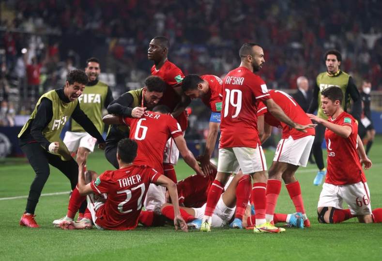 إغماء عام الأهلي يفجر 3 مفاجآت خطيرة في إصابة نجمه قبل مواجهة الترجي 2 165379102938720221215040946946