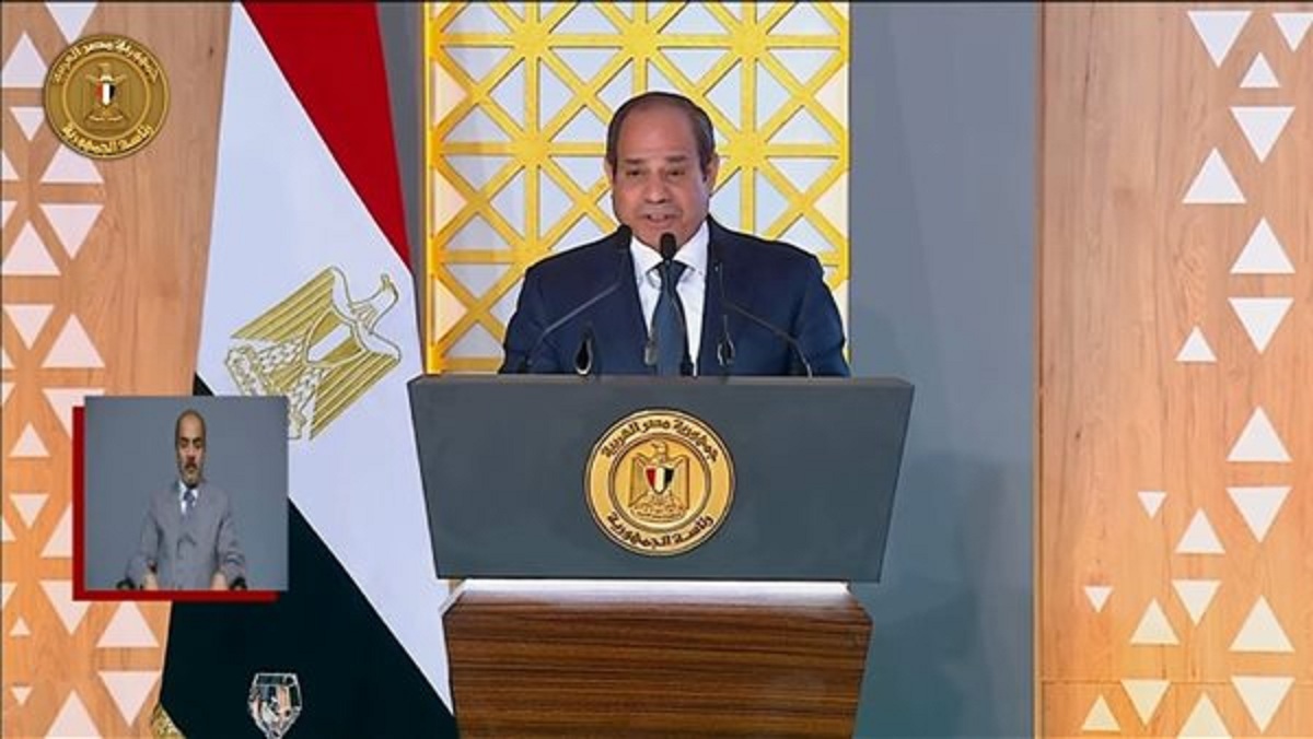 الرئيس السيسي يطمئن الشعب المصرى 