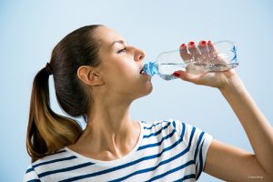 شرب الماء بعد الإستيقاظ فوائد غير متوقعة