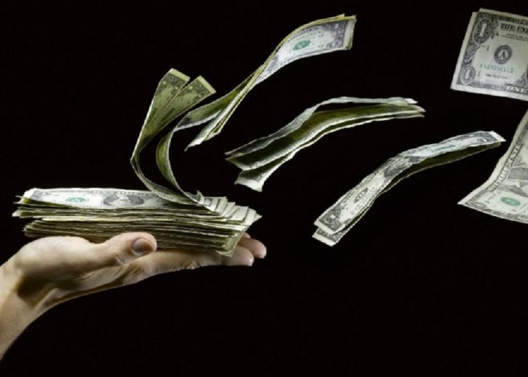 تحذيرات للمتعاملين بالدولار في السوق السوداء سيتكبدون خسائر فادحة 1 338000778 1264280344223143 2770663109906111766 n 112