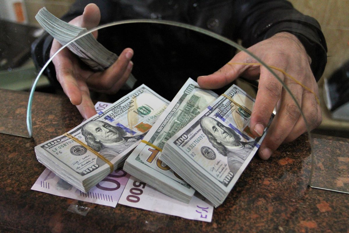 سعر الدولار الآن في البنوك و ضربة قوية في السوق السوداء 4 سعر الدولار اليوم