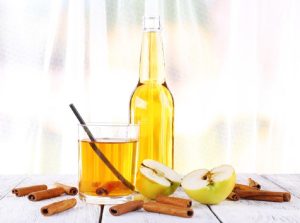 فوائد تناول خل التفاح والعسل